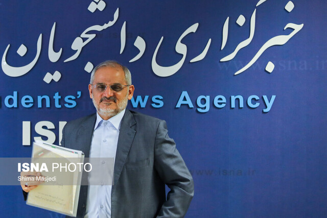 چگونگی انتقاد کردن را باید به دانش آموزان بیاموزیم