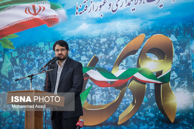 نهضت حل مسئله باید در کشور شکل بگیرد/گام دوم انقلاب یک دویِ امدادی است