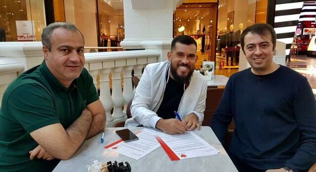 توافق نماینده‌های پرسپولیس با گابریل در امارات