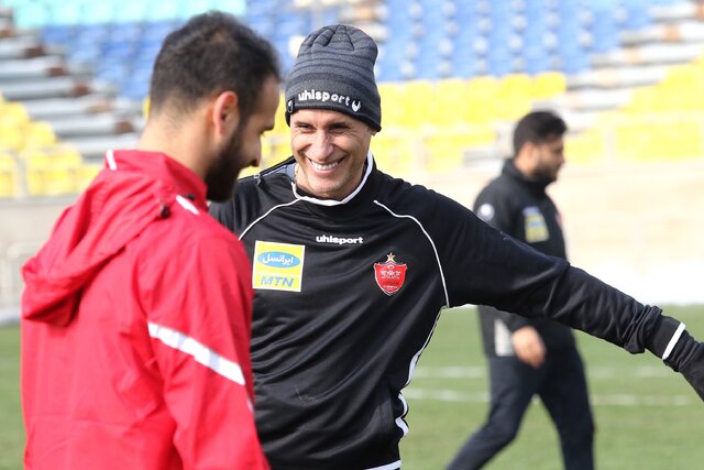 گل‌محمدی: فکر نمی‌کردم مشکلات پرسپولیس این‌قدر زیاد باشد/ پولی نگرفته‌ایم