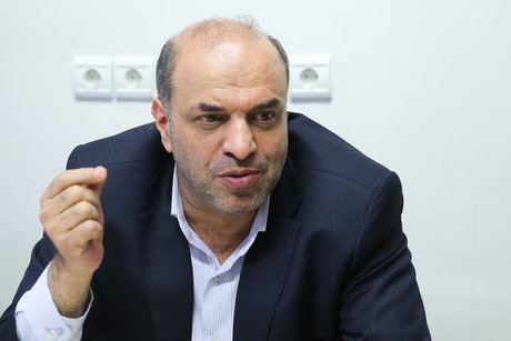 ندیمی: کاندیدها به جای شعار برنامه عملی ارائه کنند