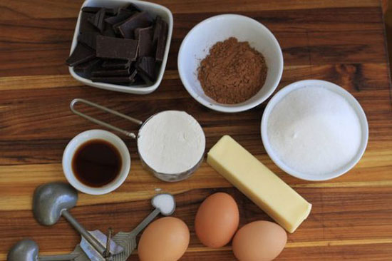 ساده‌ترین روش تهیه کیک براونی اینجاست!