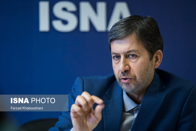 توزیع لوازم یدکی بین رانندگان تاکسی با قیمتی ارزان / امکان اخذ بیمه شخص ثالث با اقساط ۱۲ ماهه