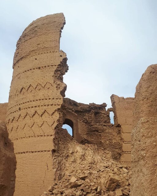 قلعه تاریخی آران و بیدگل را ناقص کردند