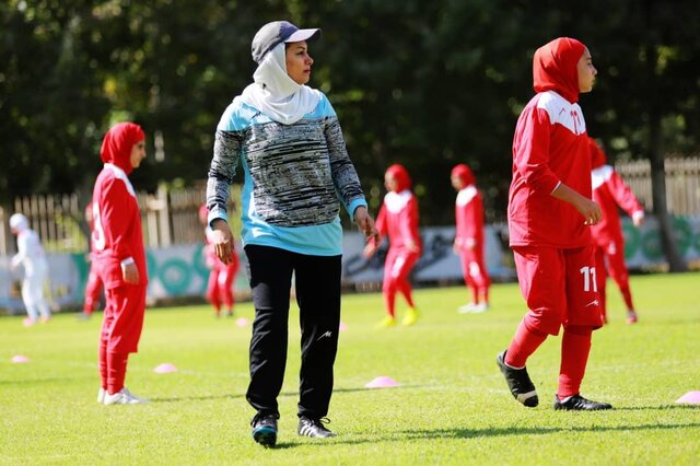 آینده در دستان دختران فوتبالیست!