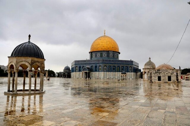 سربازان اسرائیلی بخش قدیمی شهر قدس را به روی نمازگزاران فلسطینی بستند