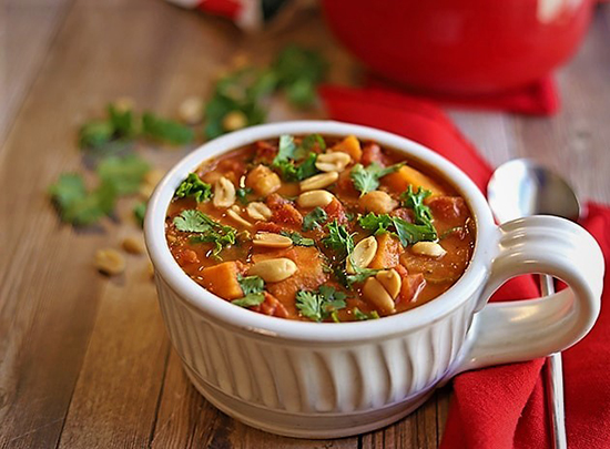 افطاری روز؛ سوپ بادام زمینی