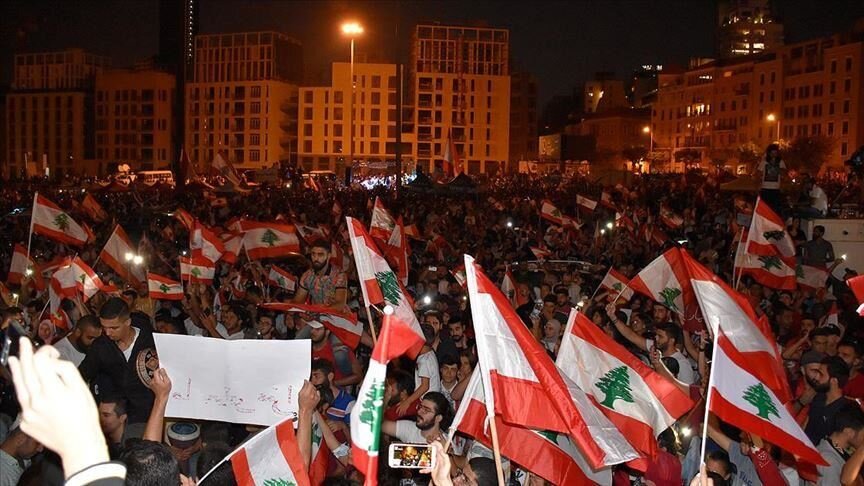 درگیری پلیس لبنان با تظاهرکنندگان خشمگین/ تصرف برخی وزارتخانه ها به دست معترضان