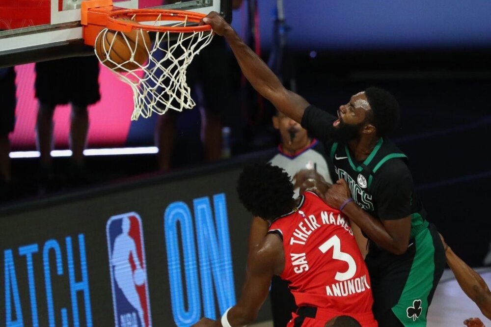 مدافع قهرمانی NBA در آستانه حذف از مسابقات