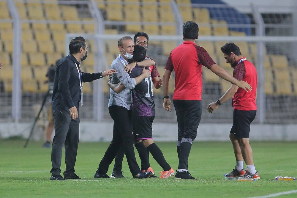 پیروزی، کسب و کار «پرسپولیس» است