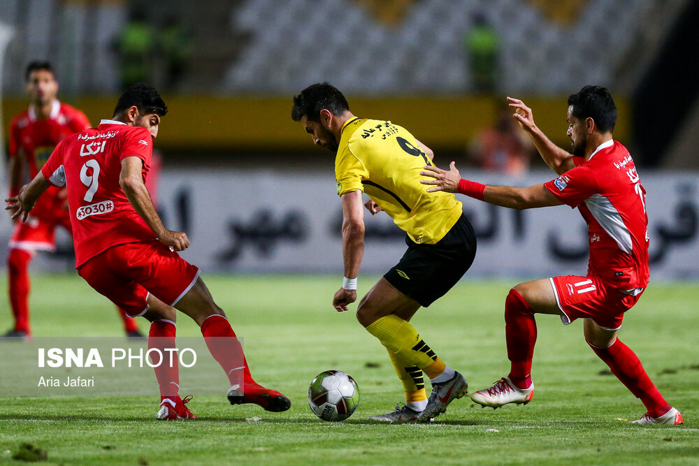 جنگ سپاهان و پرسپولیس برای صدرنشینی/ نیاز استقلال و تراکتور به پیروزی