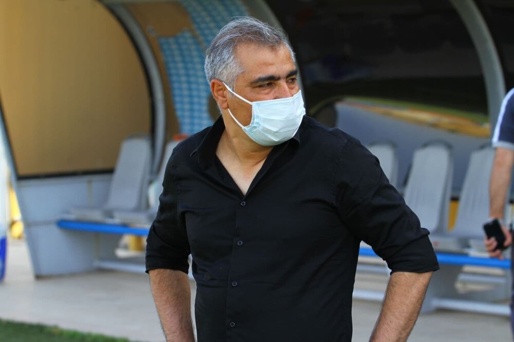 الهامی: کلاهم را برای فولاد برمی‌دارم/ خودمان بیش از دیگران از چمن مصنوعی ضربه خوردیم