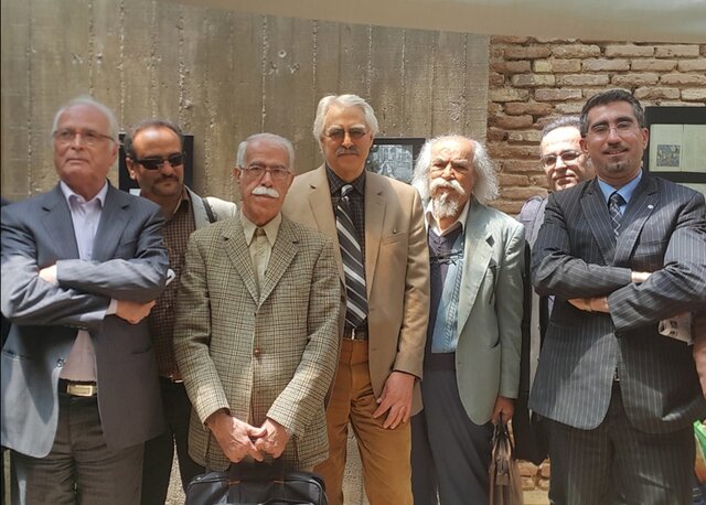 منصور اوجی خود شیراز بود