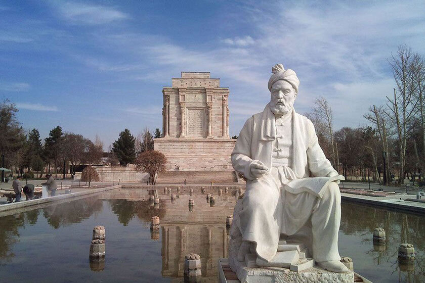 توجه به فردوسی زیاد شده است