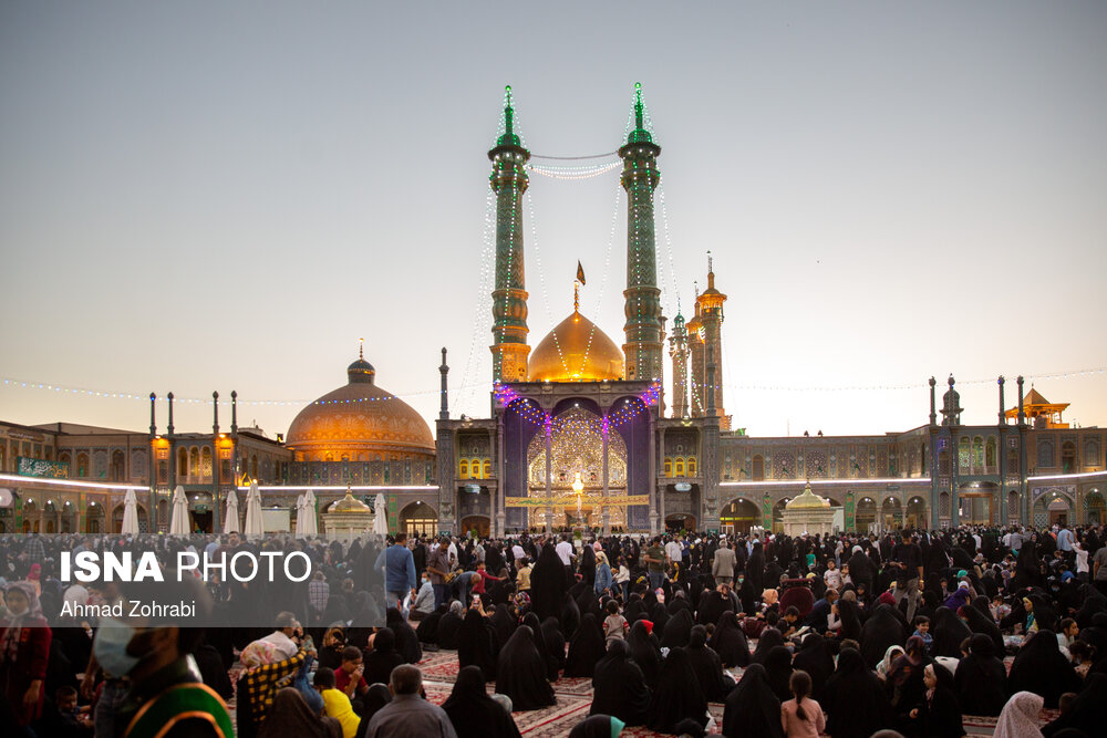 آیین تعویض پرچم حرم حضرت فاطمه معصومه(س)