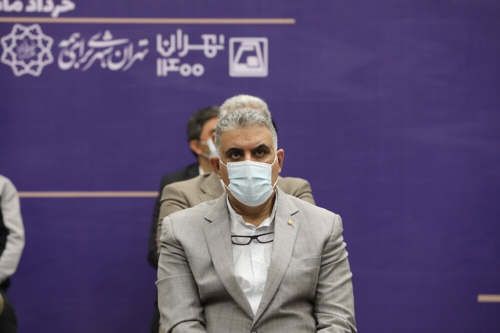 خدمات رسانی به شهروندان در ایستگاه های متروی مدافعان سلامت و شهرک آزمایش