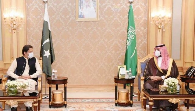 دیدار عمران خان و بن سلمان در ریاض