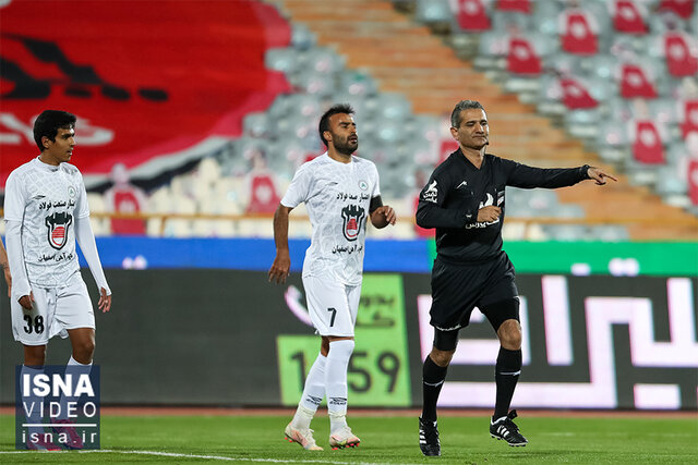 ویدئو / متن و حواشی دیدار پرسپولیس و ذوب‌آهن