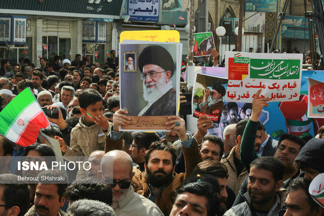 تاکید بر تبعیت از منویات رهبری در قطعنامه پایانی  مراسم  ۲۲ بهمن ۱۴۰۰
