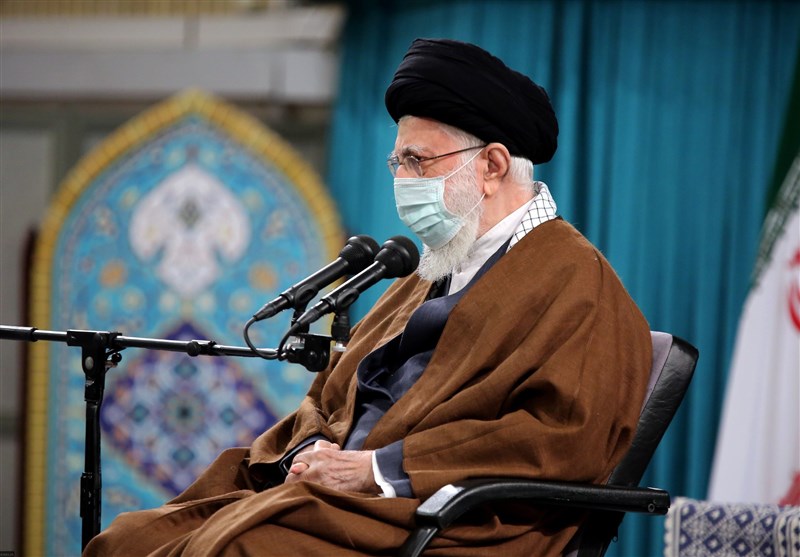 جمعی از دانشجویان با رهبر انقلاب دیدار می‌کنند
