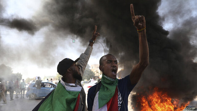 اعتراضات در سودان به رغم امیدواری سازمان ملل به مهار بحران/استفاده پلیس از سلاح جدید ضد معترضان