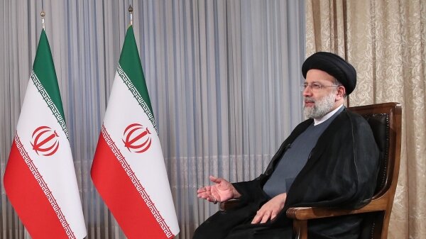 رئیس جمهور: قیمت نان، دارو و بنزین به هیچ وجه تغییر نمی‌کند