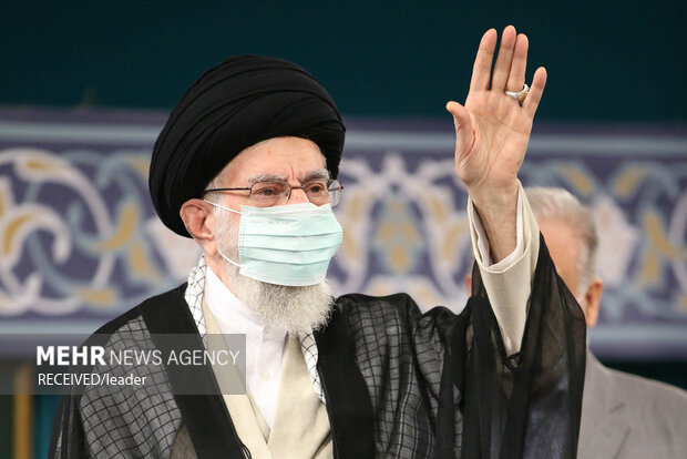جمعی از نخبگان جوان با حضرت آیت‌الله خامنه‌ای دیدار کردند