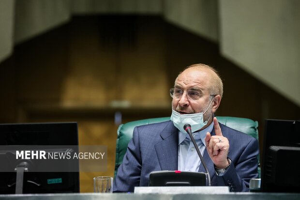 وحدت‌شکنی آب به آسیاب دشمن ریختن است