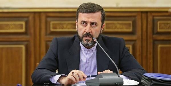 انتقاد شدید غریب‌آبادی از برخوردهای دوگانه غرب در رابطه با تجمعات
