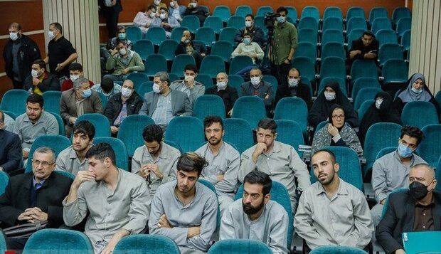 خشونت عریان «زن، زندگی، آزادی»/ وقتی قاتلان مدیحه‌سرا می‌شوند