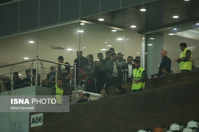 تماشاگران خاص در بازی فولاد و پرسپولیس!