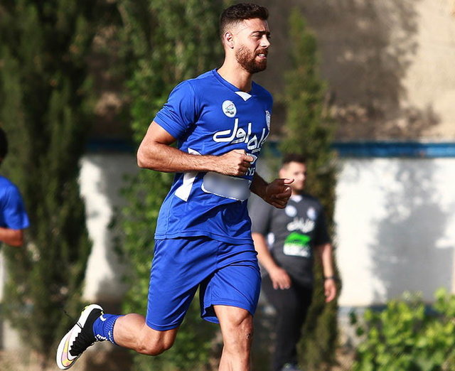 بازی خداحافظی آرش افشین برگزار شد