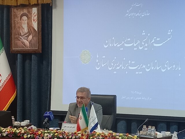 برای تحقق رشد اقتصادی ۸ درصد تکلیف داریم