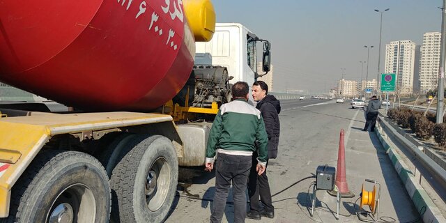 چند درصد خودروهای دارای معاینه فنی در تست‌های آلایندگی کنار جاده‌ای مردود شده‌اند؟