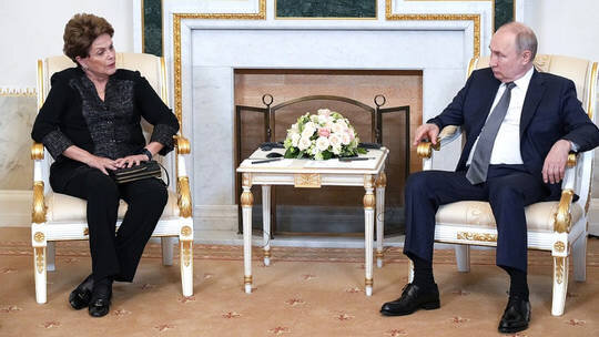 پوتین: غرب از دلار به مثابه سلاح استفاده می‌کند