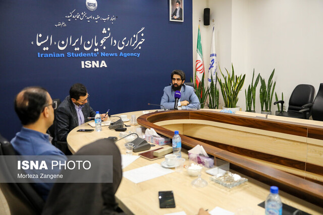 رسانه‌ها بخواهند وسط‌بازی دربیاورند حذف می‌شوند