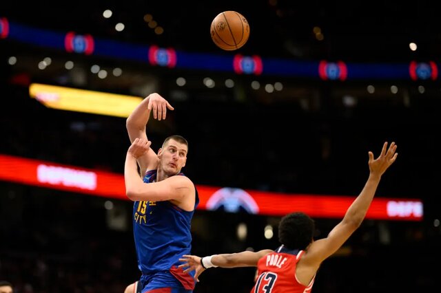 ویدیو/ پاس زیبای یوکیچ در NBA بدون نگاه!