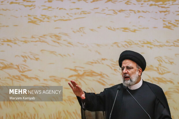 کاهش نرخ بیکاری در کشور/ دولت از برنامه‌های اعلامی خود عقب نیست