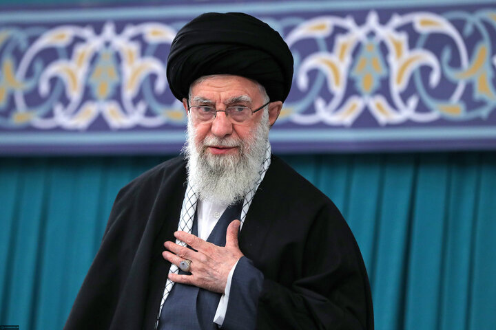 تشییع باشکوه شهدا نشان داد که ملت ایران زنده است
