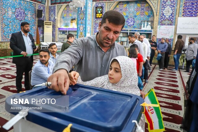 امام جمعه دزفول: ‌مردم‌ ما می‌دانند که انتخابات سرنوشت‌ساز است