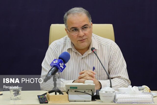 حتما در اتفاقات مهم  باید مشارکت داشته باشیم