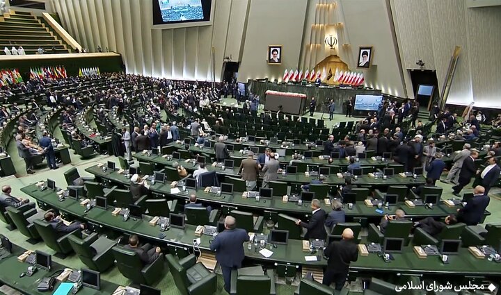 مسعود پزشکیان به‌عنوان رئیس جمهور نهم سوگند یادکرد