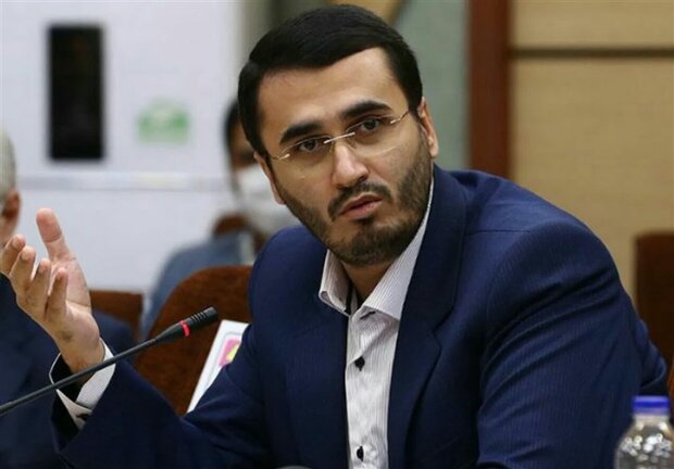 متفکرآزاد: جوانان، پیشتازان مقابله با تهدیدات نرم‌افزاری دشمن هستند