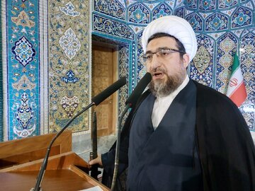 امام جمعه تبریز: ادعای به‌خطر افتادن جمهوریت و اسلامیت نادانی یا غرض‌ورزی است
