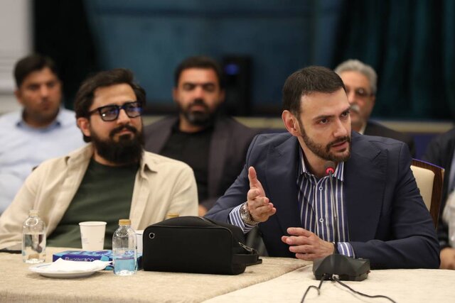 با تلویزیون همکاری می‌کنم اگر نقش‌هایی را بازی کنم که مردمم دوست دارند