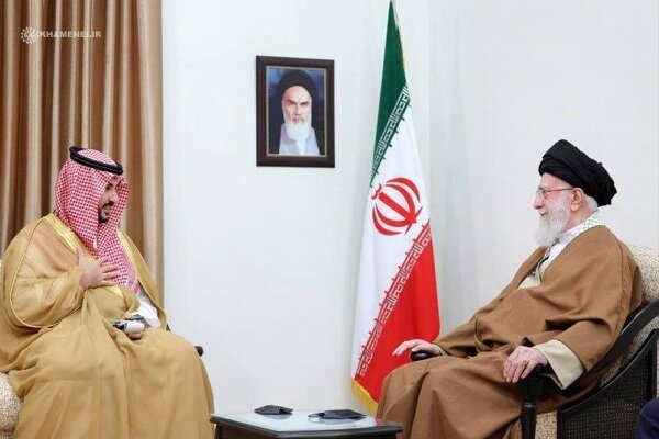 رهبر انقلاب:ارتباط میان ایران و عربستان برای هر دو کشور مفید خواهد بود