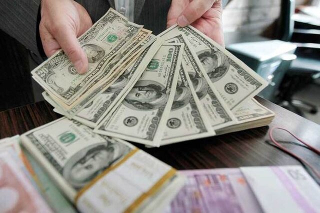 نقش مخرب سفته‌بازان در نوسانات دلار/ از تصمیمات هیجانی در بازار ارز خودداری کنید