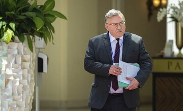 اولیانوف:مسکو آماده وساطت میان تهران و واشنگتن است/ ایران حق کامل در غنی سازی اورانیوم دارد