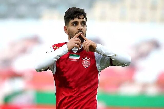 عمری فصل بعد بازیکن پرسپولیس است