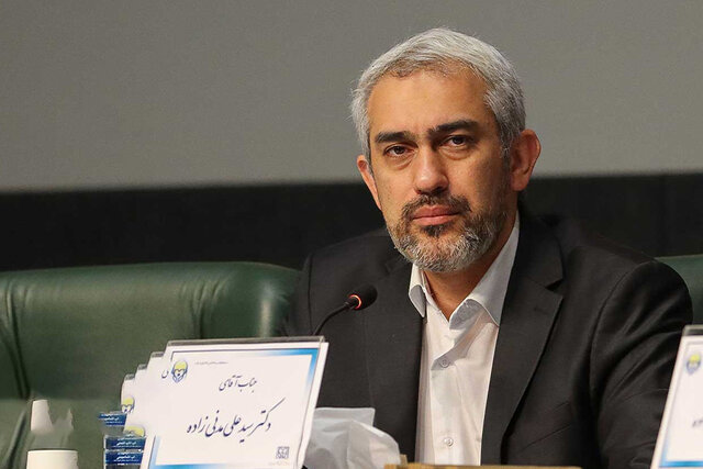 مدنی زاده از دانش لازم برای راهبری وزارت اقتصاد برخوردار است